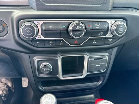 Used 2023 Jeep Wrangler Sport image 17