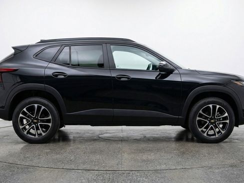 Used 2025 Chevrolet TrailBlazer LT w/ Driver Confidence Package AWD/4WD image 11