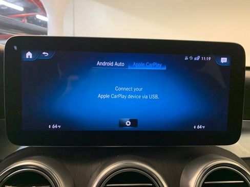 Used 2022 Mercedes-Benz GLC 300 4MATIC w/ AMG Line image 36