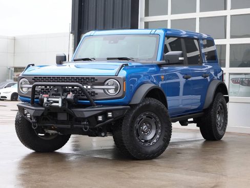 Used 2025 Ford Bronco Badlands AWD/4WD image 3