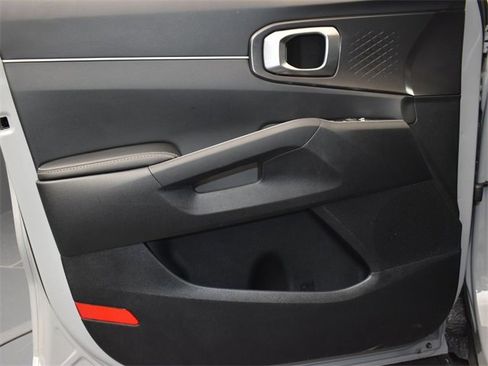 Certified 2025 Kia Sorento S w/ Panoramic Sunroof Package image 17
