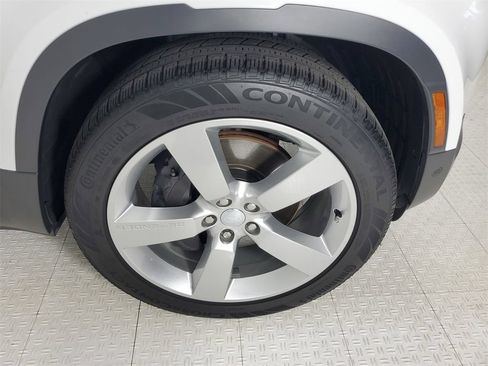Used 2024 Land Rover Defender 110 SE AWD/4WD image 15