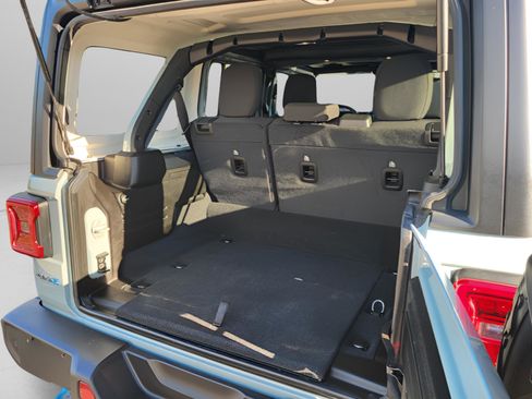 Used 2024 Jeep Wrangler Unlimited Rubicon 4xe w/ Technology Group image 64