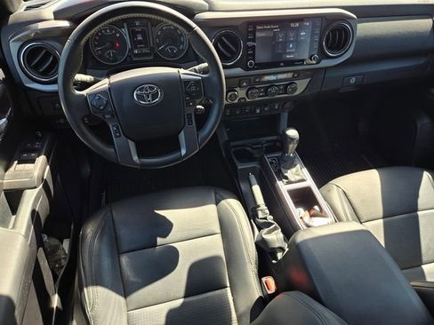 Used 2021 Toyota Tacoma TRD Off-Road w/ TRD Premium Off Road Package AWD/4WD image 13