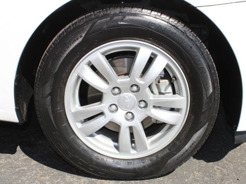 Used 2014 Chevrolet Sonic LT w/ Fun and Sun Package FWD image 6