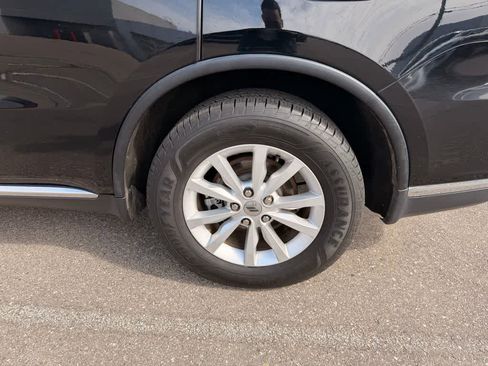 Used 2019 Dodge Durango SXT w/ 3rd Row Seating Group image 18