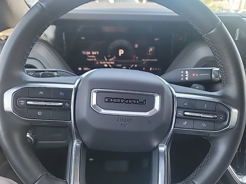 Used 2025 GMC Yukon Denali RWD image 28