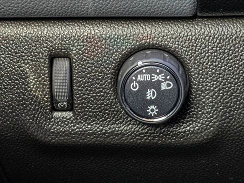 Used 2018 Chevrolet Colorado Z71 image 31