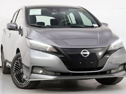 Used 2025 Nissan Leaf SV Plus image 2