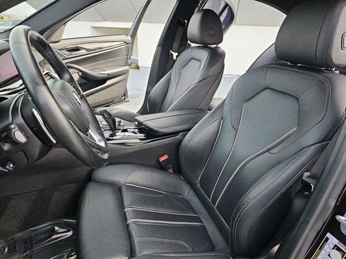 Used 2019 BMW 530e w/ Premium Package image 15