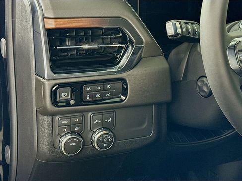 New 2026 GMC Yukon Denali w/ Sun & Power Step Package image 5