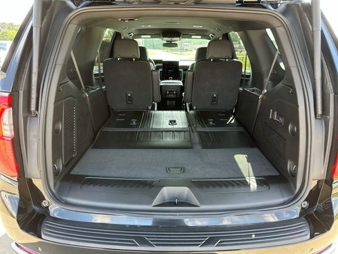 Used 2025 GMC Yukon Elevation w/ LPO, Elevation Black Package image 25