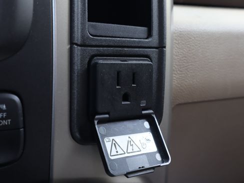 Used 2014 RAM 1500 Big Horn RWD image 23