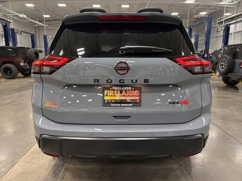 Used 2025 Nissan Rogue SV w/ Rock Creek Premium Package image 6