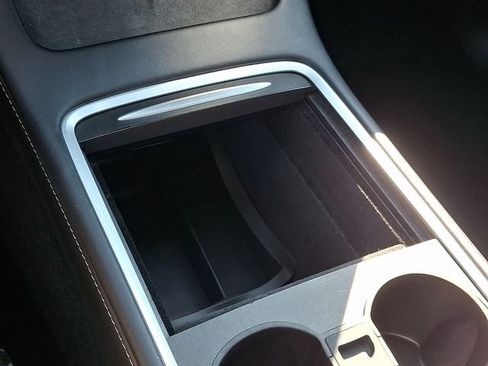 Used 2024 Tesla Model Y Long Range AWD/4WD image 28