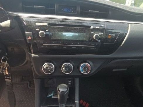 Used 2015 Toyota Corolla L FWD image 14