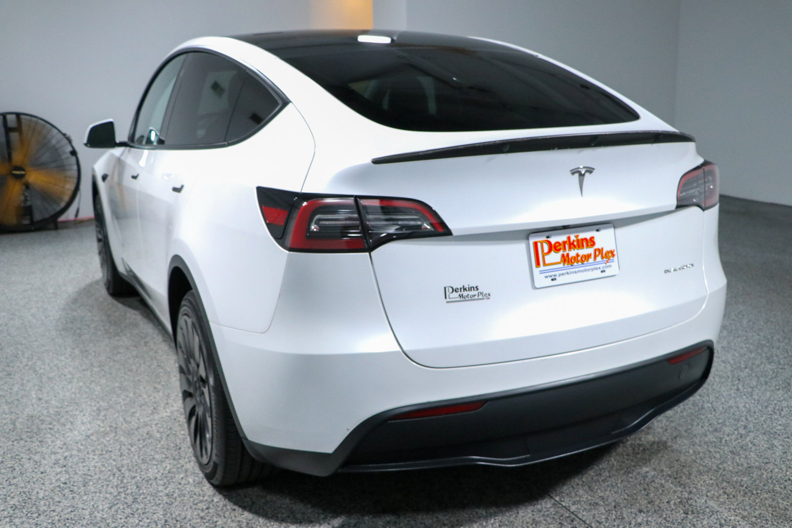 Used 2023 Tesla Model Y AWD image 9