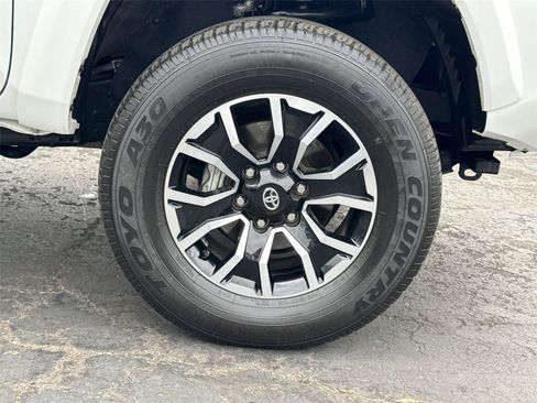 Used 2023 Toyota Tacoma TRD Sport AWD/4WD image 6