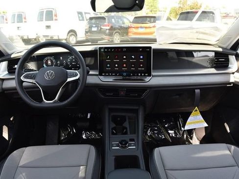 New 2026 Volkswagen Tiguan SE AWD/4WD image 7