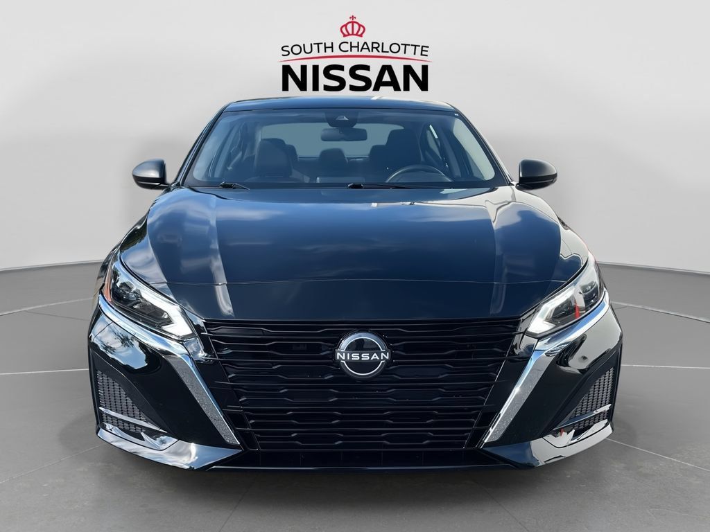 Used 2025 Nissan Altima 2.5 SV FWD image 2