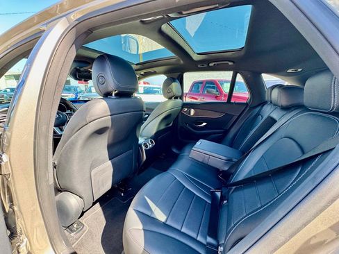 Used 2020 Mercedes-Benz GLC 300 4MATIC image 16