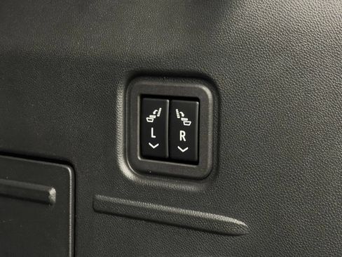 Used 2025 GMC Hummer EV 2X w/ LPO, Illumination Package AWD/4WD image 13