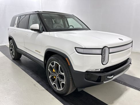 Used 2023 Rivian R1S Adventure AWD/4WD image 7