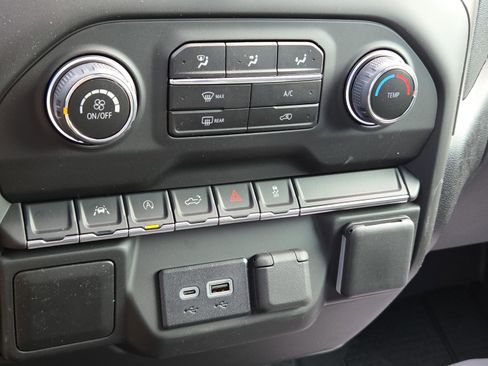 New 2026 Chevrolet Silverado 1500 Custom w/ LPO, Dark Essentials Package image 17