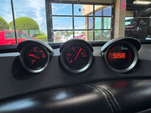 Used 2012 Nissan 370Z Coupe RWD image 20
