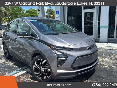 Used 2023 Chevrolet Bolt LT FWD image 2