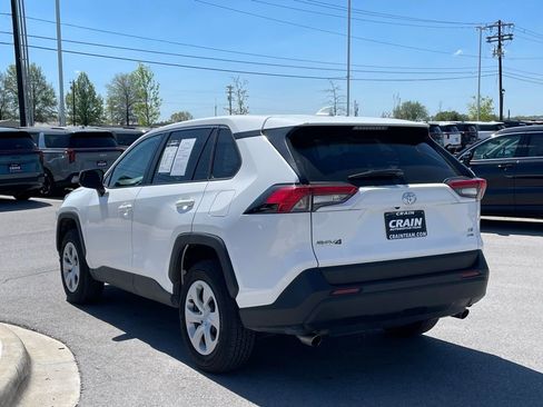 Used 2025 Toyota RAV4 LE AWD/4WD image 5