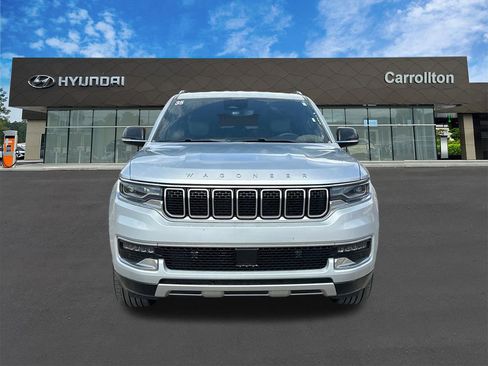 Used 2024 Jeep Wagoneer Series II w/ Flexible Seating Group image 2