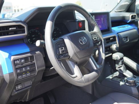 Used 2025 Toyota Tacoma TRD Off-Road w/ TRD Off Road Upgrade Package AWD/4WD image 20