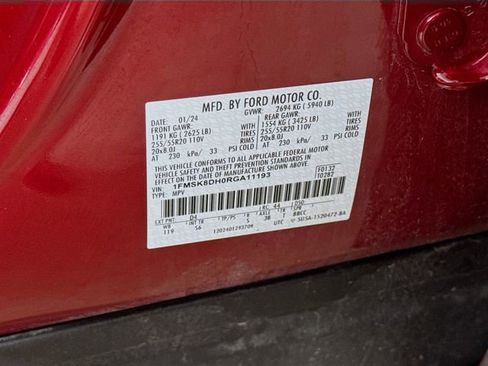 Used 2024 Ford Explorer XLT w/ Equipment Group 202A AWD/4WD image 35