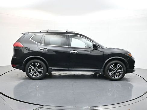 Used 2017 Nissan Rogue SL w/ SL Premium Package image 4