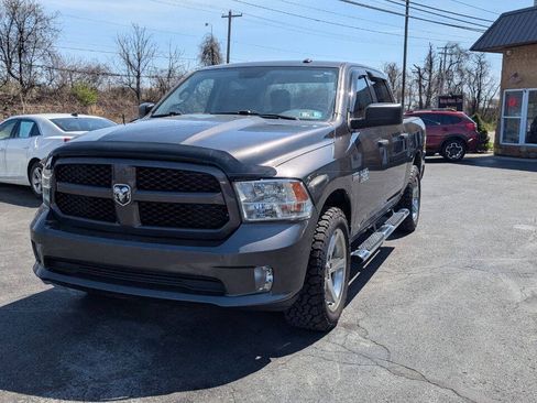 Used 2017 RAM 1500 Express AWD/4WD image 3