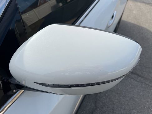 Used 2017 Nissan Murano SV image 38