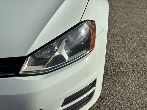 Used 2017 Volkswagen Golf S FWD image 12