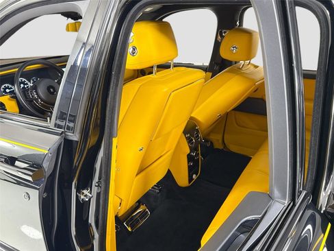 Used 2020 Rolls-Royce Cullinan image 27