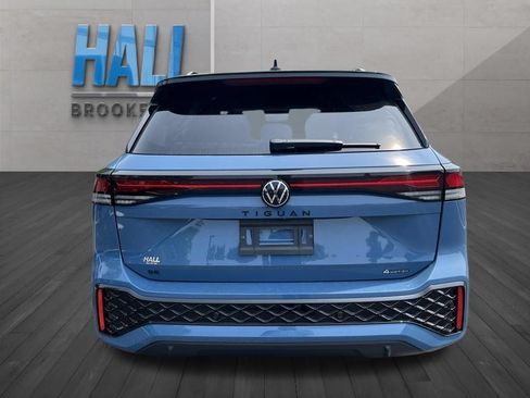 Certified 2026 Volkswagen Tiguan SE R-Line AWD/4WD image 5