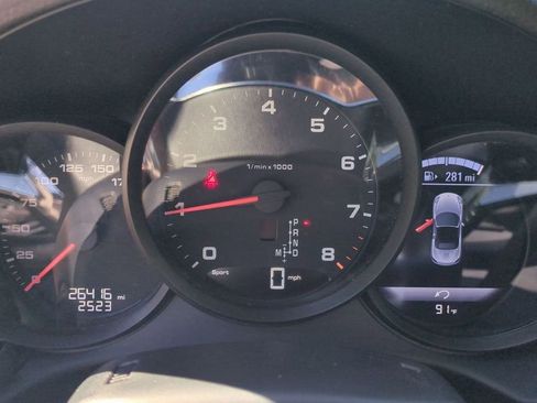 Used 2018 Porsche 718 Boxster image 10