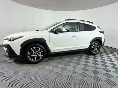 Used 2025 Subaru Crosstrek 2.0i Premium AWD/4WD image 2