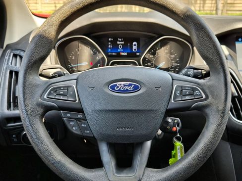 Used 2017 Ford Focus SEL FWD image 20