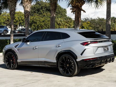 Used 2022 Lamborghini Urus image 5