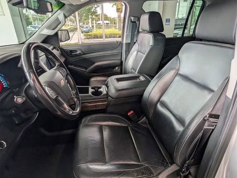 Used 2018 Chevrolet Suburban LT image 5