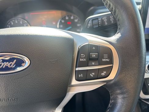 Certified 2022 Ford Explorer XLT image 61