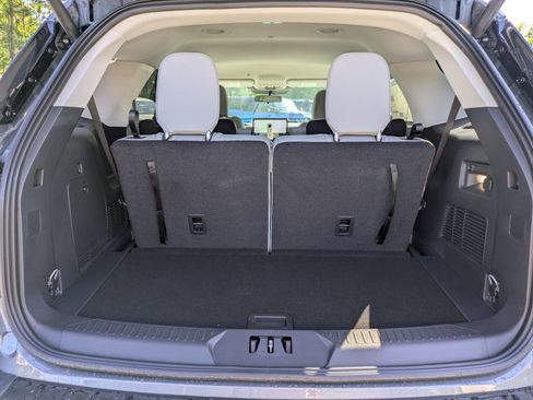 New 2026 Ford Explorer Active RWD image 5