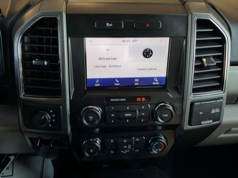 Used 2021 Ford F250 XLT Pickup 4D 6 3/4 ft AWD/4WD image 13
