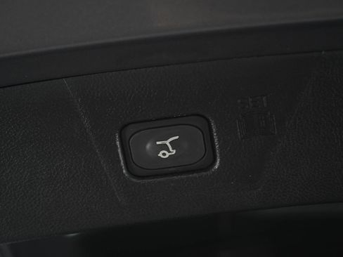 Used 2022 Ford Edge Titanium AWD/4WD image 17