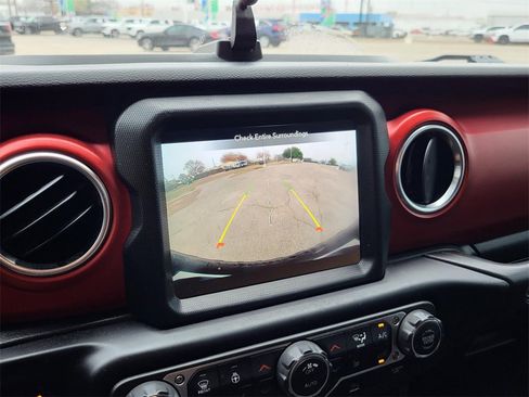 Used 2023 Jeep Wrangler Unlimited Rubicon w/ Cold Weather Group image 27